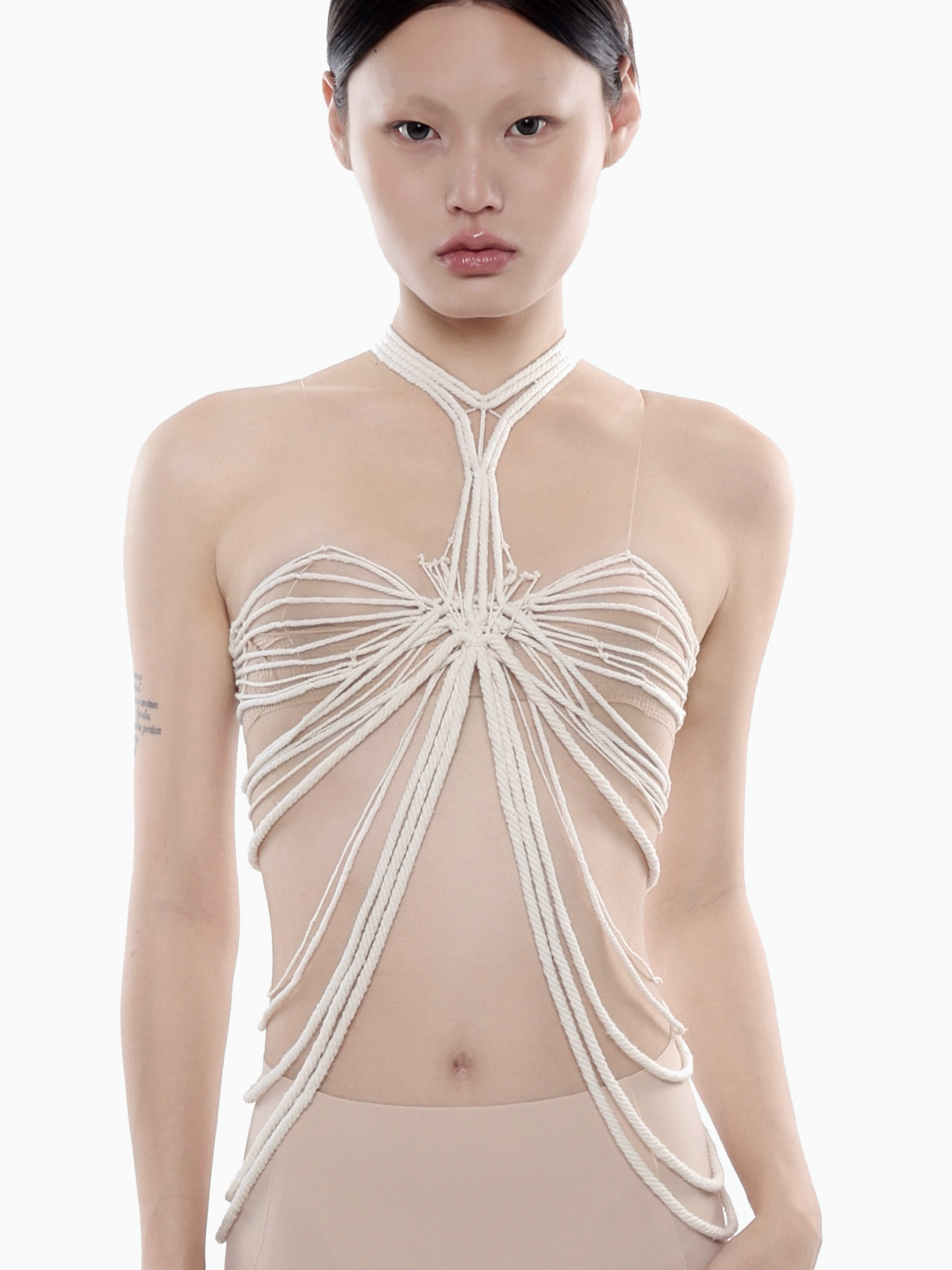 Top | 043