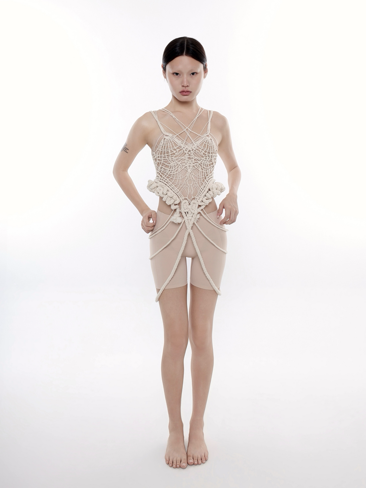 Top | 009