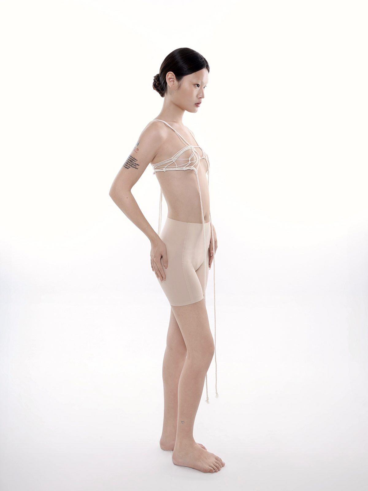 Top | 018